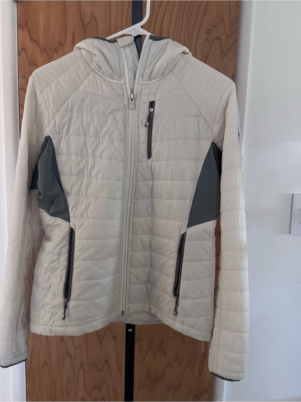 Smartwool Light cream and gray Hooded Quilted Jacket with Contrast Panels Small